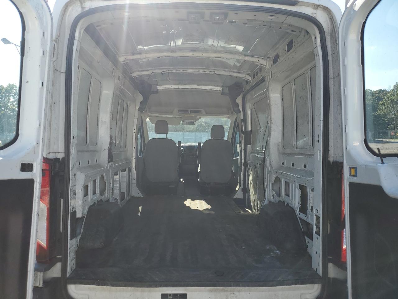 1FTYR1CM2FKA21376 2015 Ford Transit T-250