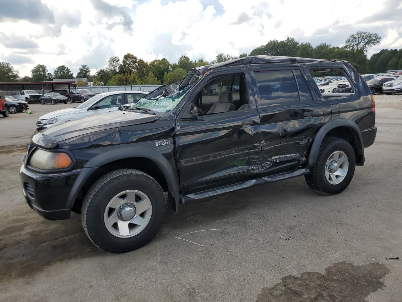 2002 Mitsubishi Montero - Image 1