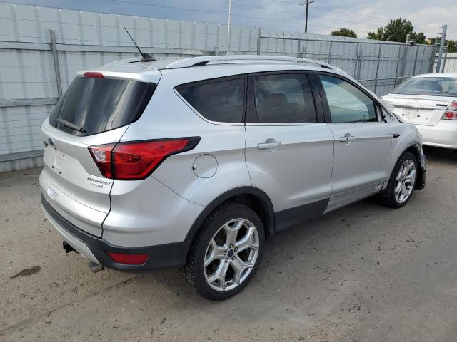  FORD ESCAPE 2019 Srebrny