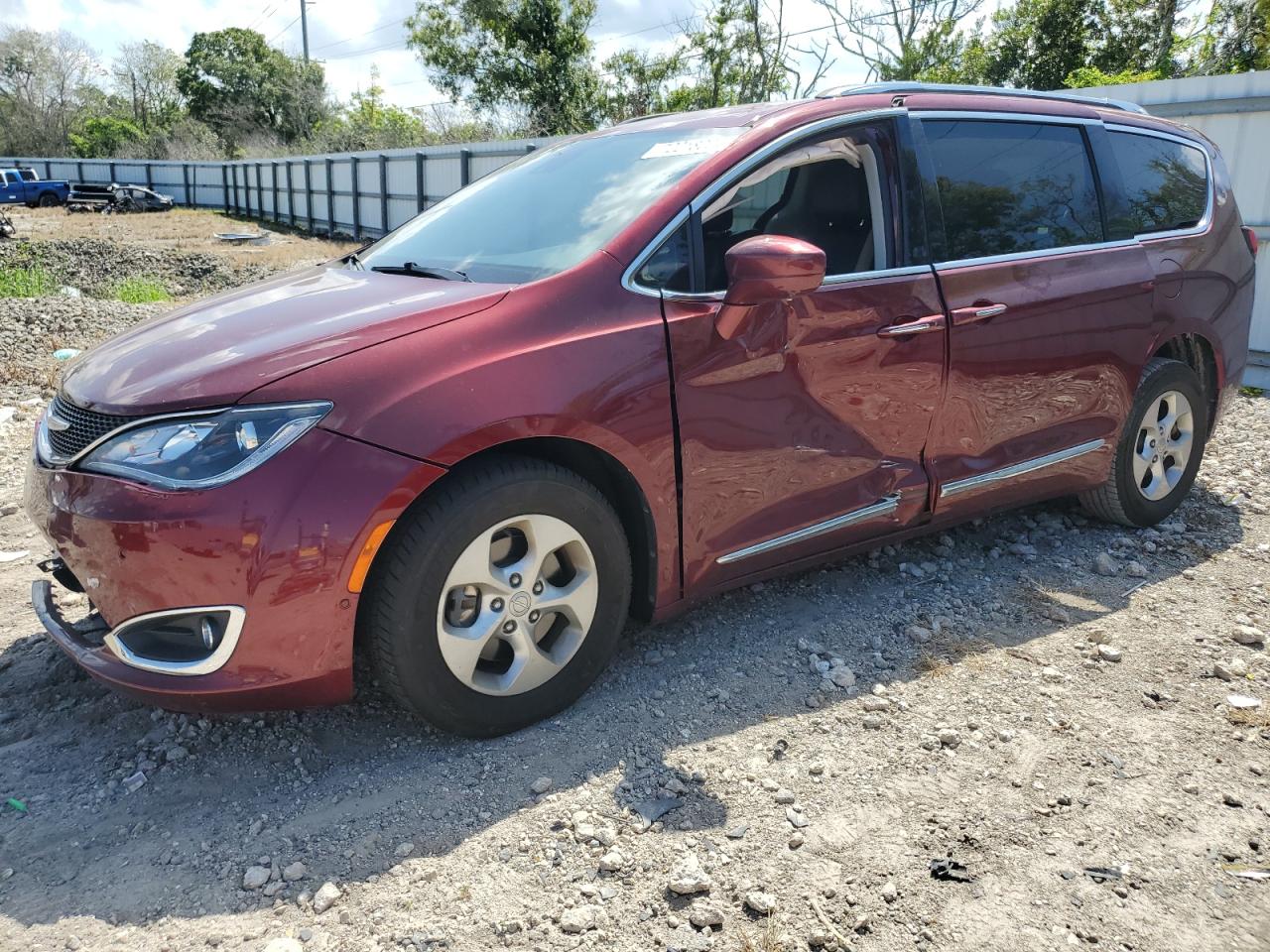 2017 Chrysler Pacifica - Image 1