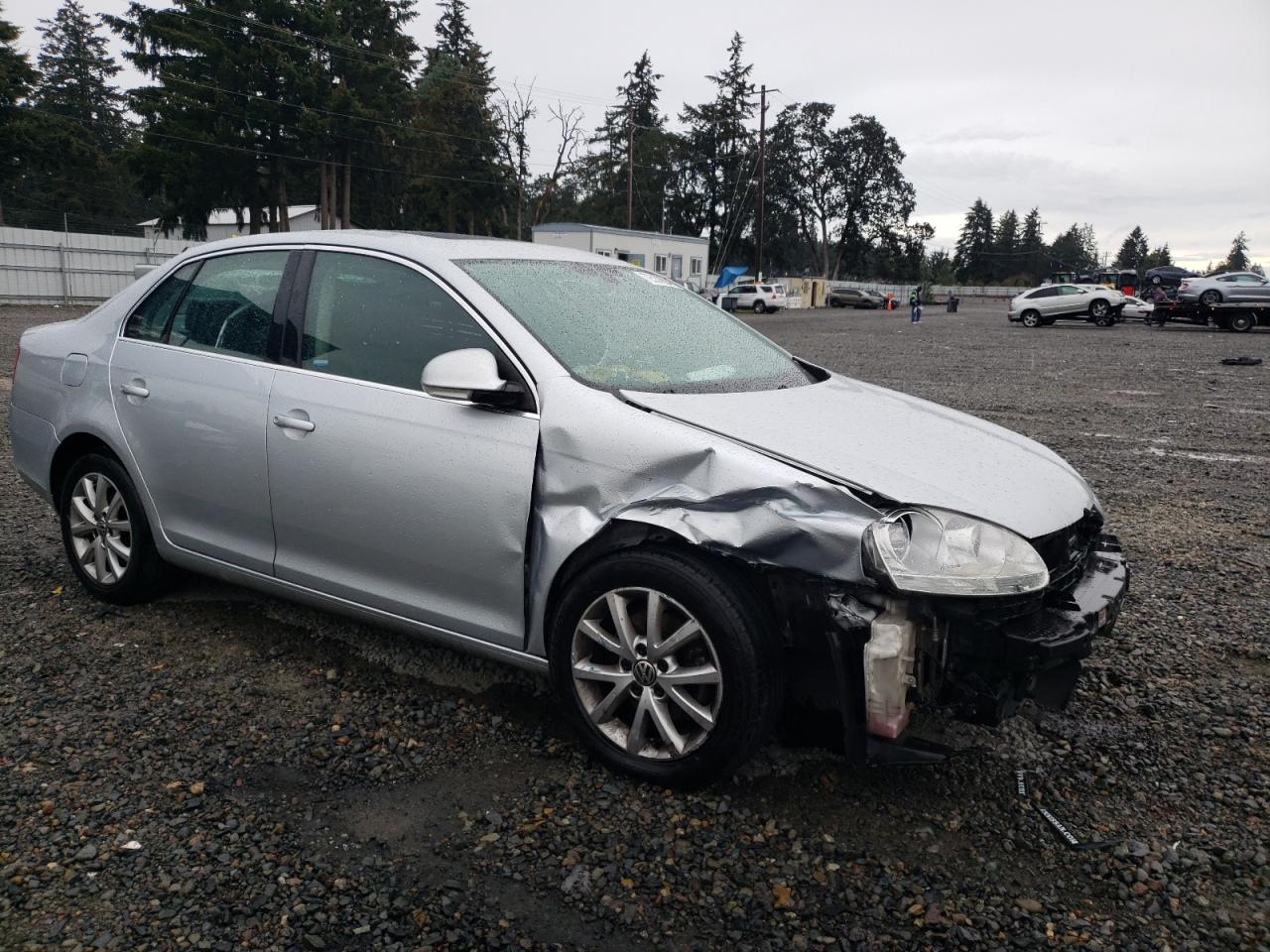 2005 Volkswagen Jetta - Image 4