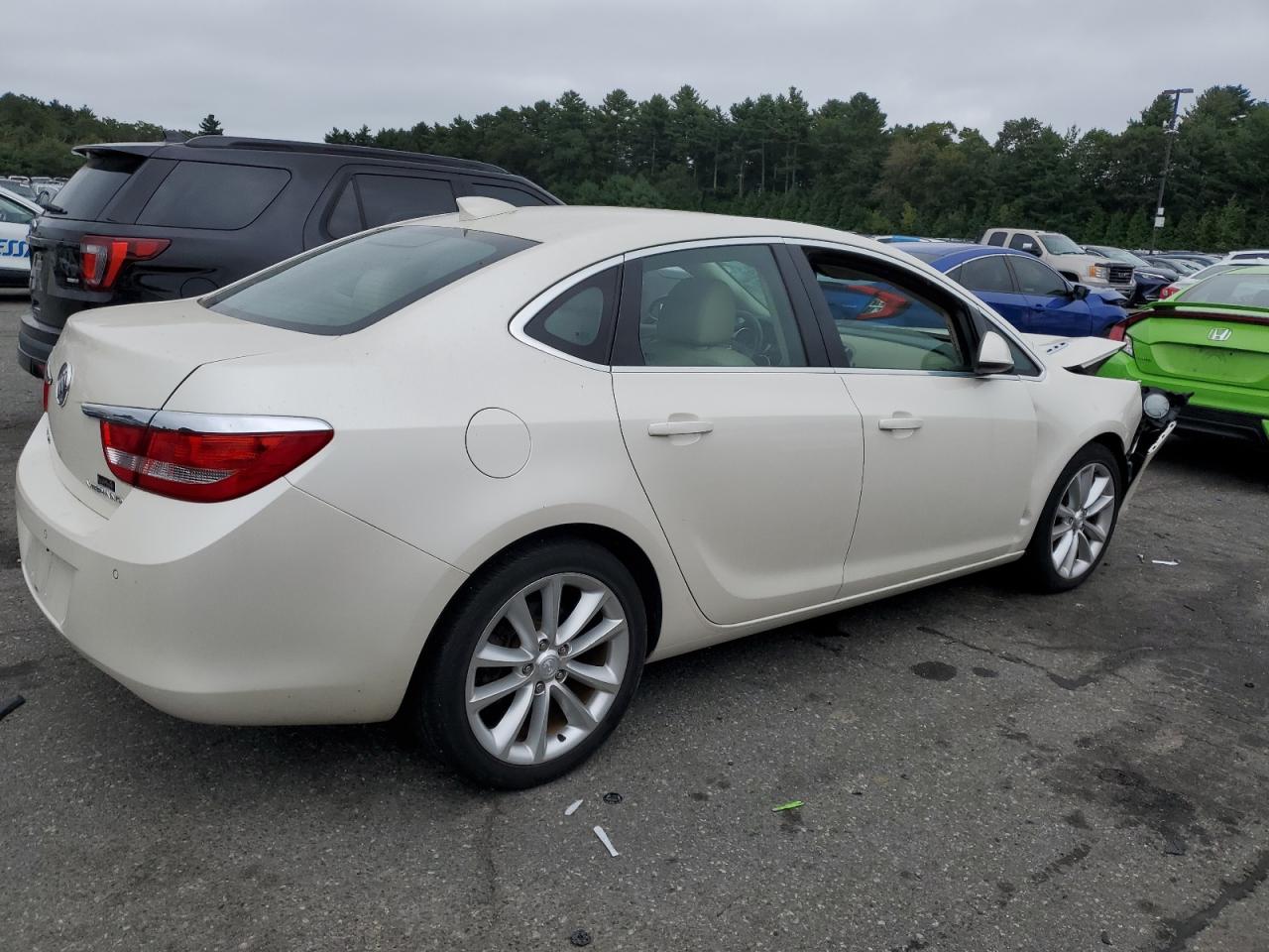 VIN 1G4PR5SK9F4205944 2015 BUICK VERANO no.3