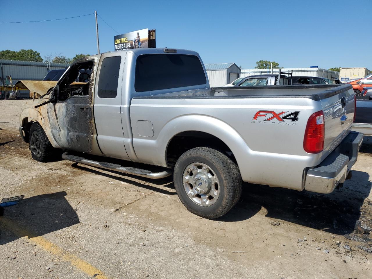 2016 Ford F250 - Image 2
