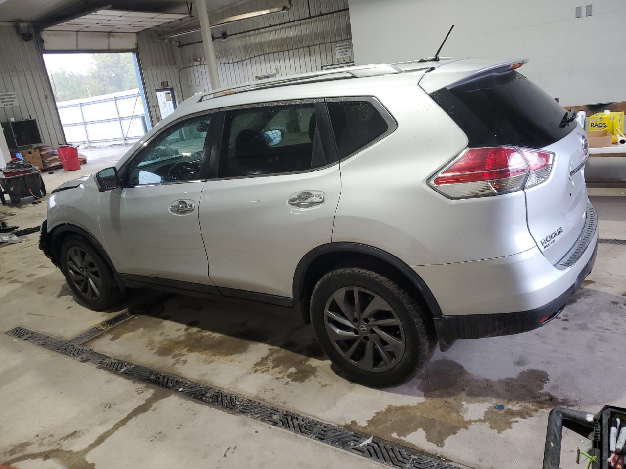 5N1AT2MV6GC765120 2016 NISSAN ROGUE - Image 2