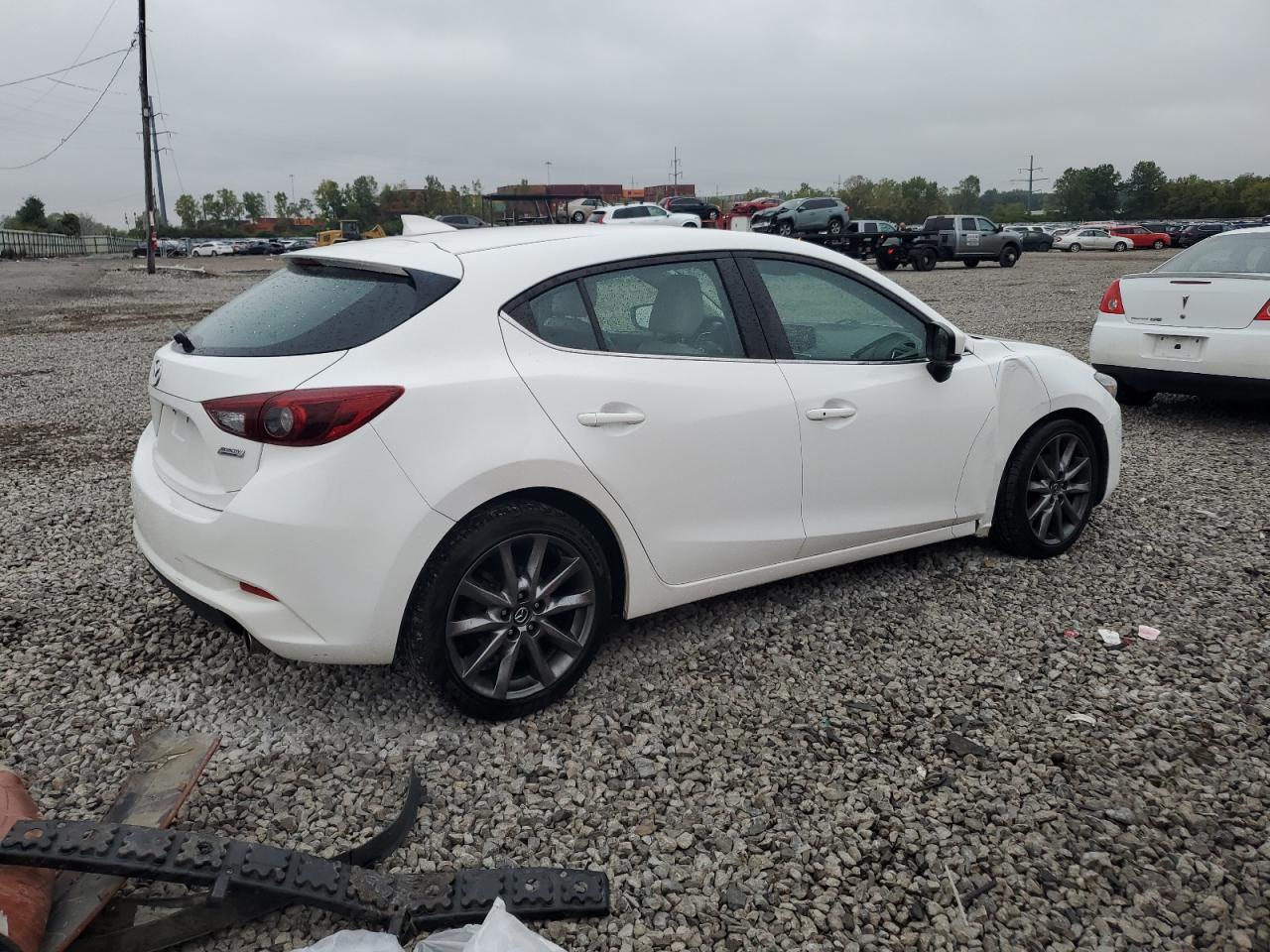 3MZBN1M3XJM230161 2018 Mazda 3 Grand Touring