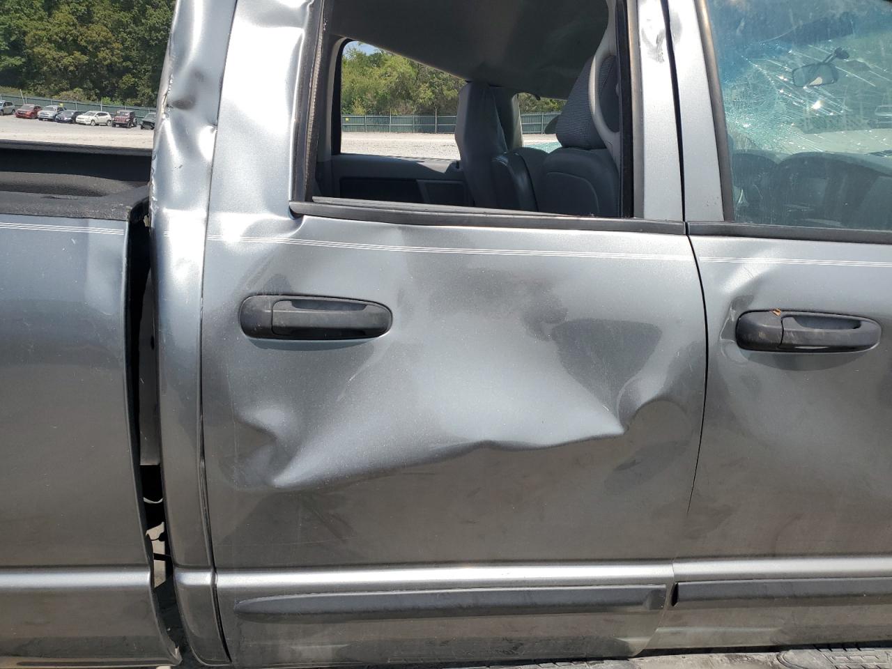 2006 Dodge RAM - Image 10