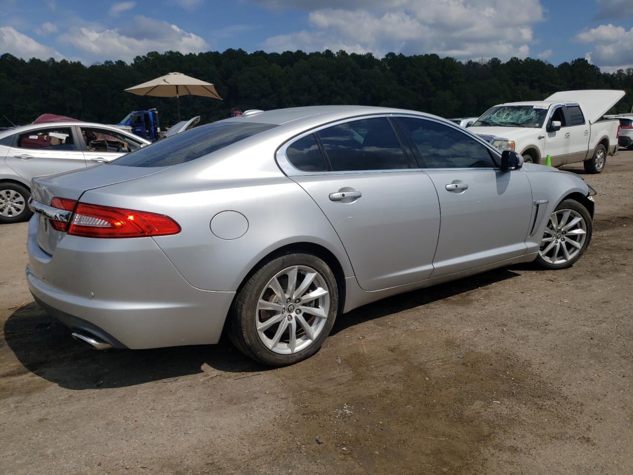 2012 Jaguar XF - Image 3