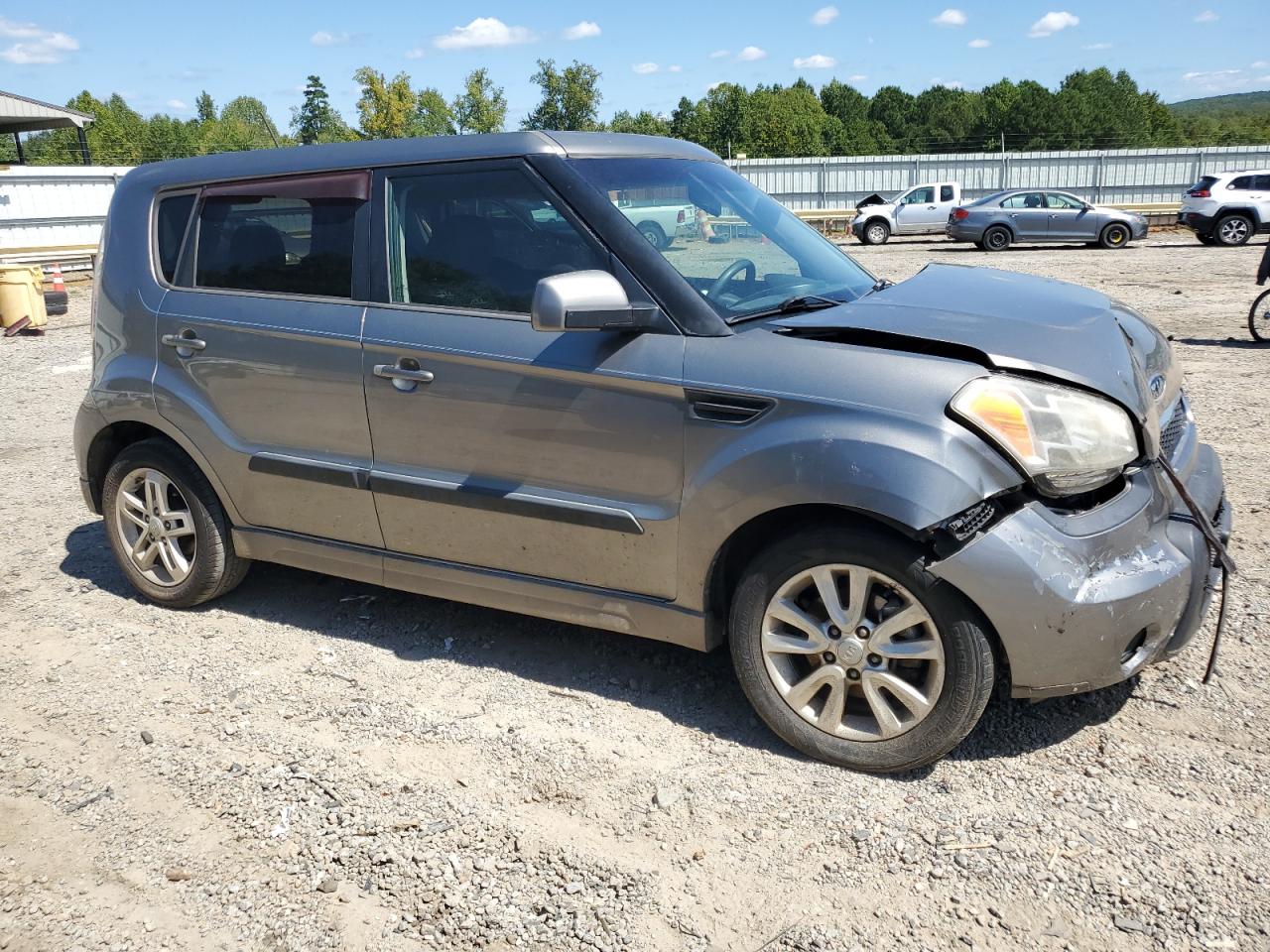 2011 Kia Soul + VIN: KNDJT2A28B7199199 Lot: 70187694