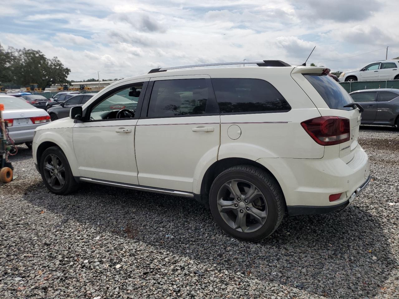 2015 Dodge Journey - Image 2