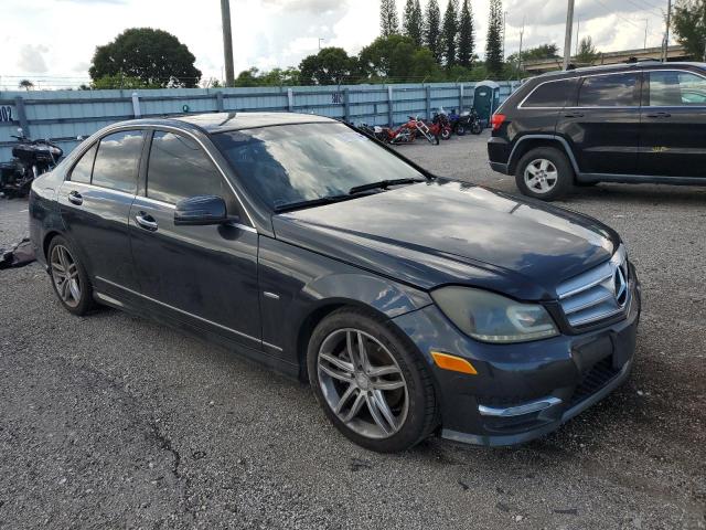 Седани MERCEDES-BENZ C-CLASS 2012 Чорний