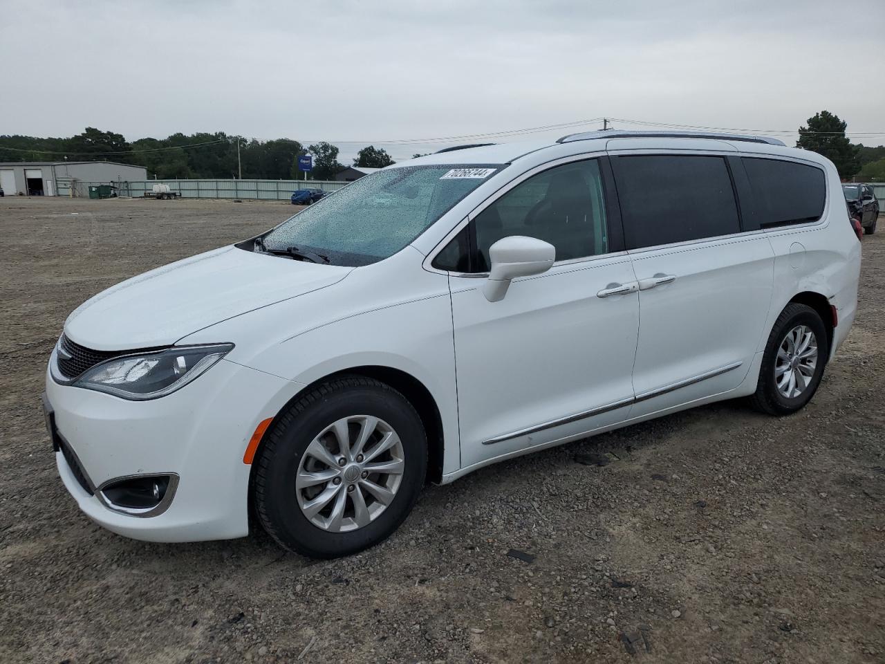 2018 Chrysler Pacifica Touring L VIN: 2C4RC1BG2JR204174 Lot: 70266744