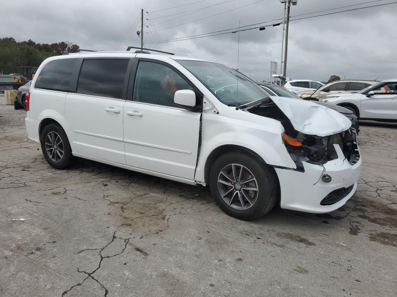 2017 Dodge Caravan - Image 4