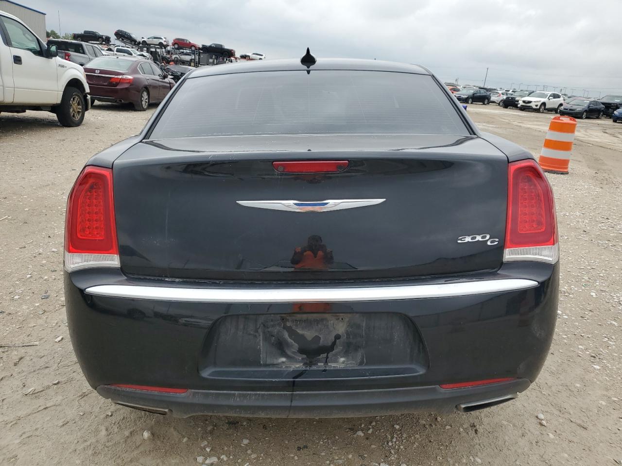 2C3CCAPT5JH148818 2018 Chrysler 300C