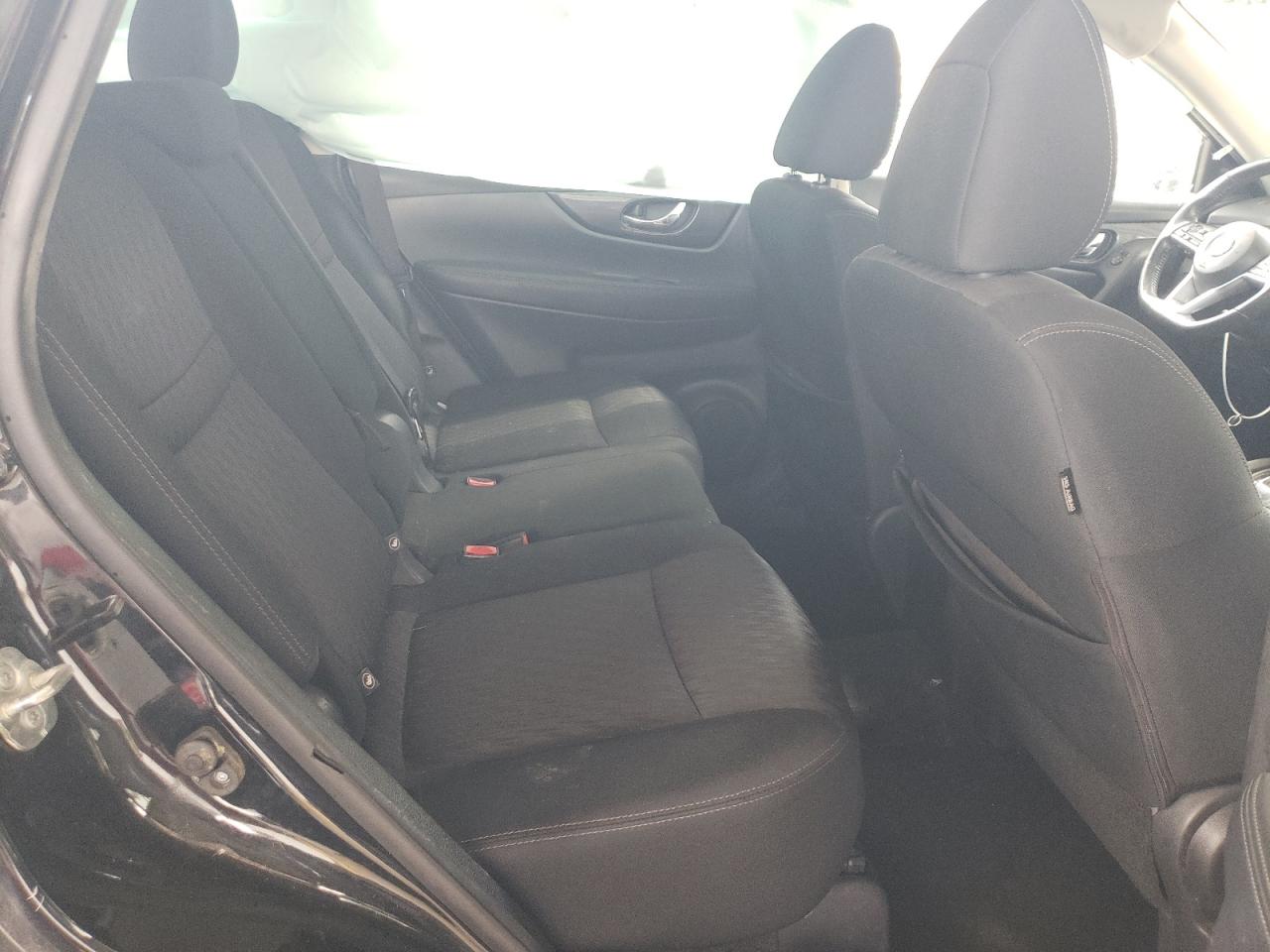 2019 Nissan Rogue - Image 10