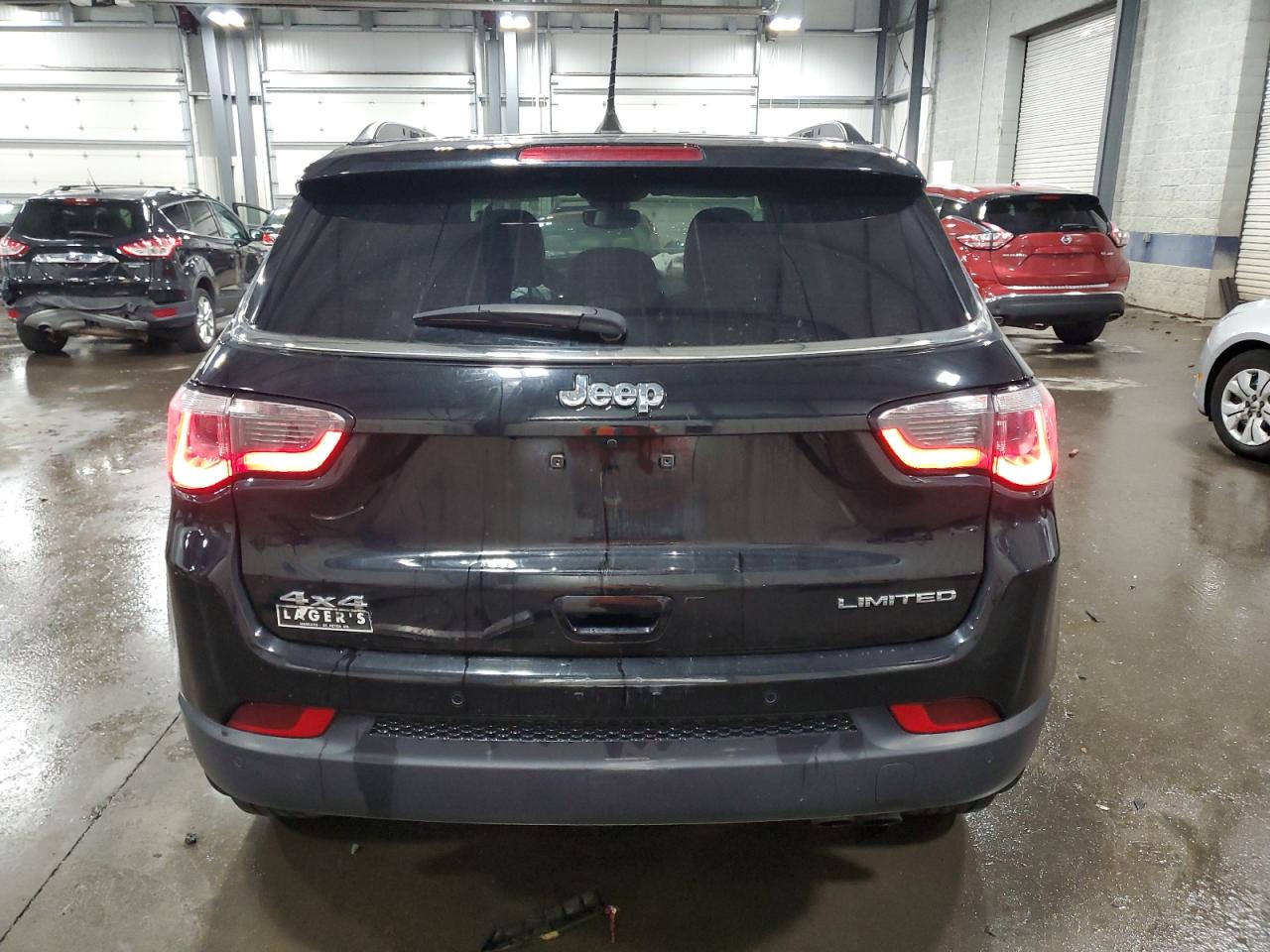 3C4NJDCB0JT333942 2018 Jeep Compass Limited