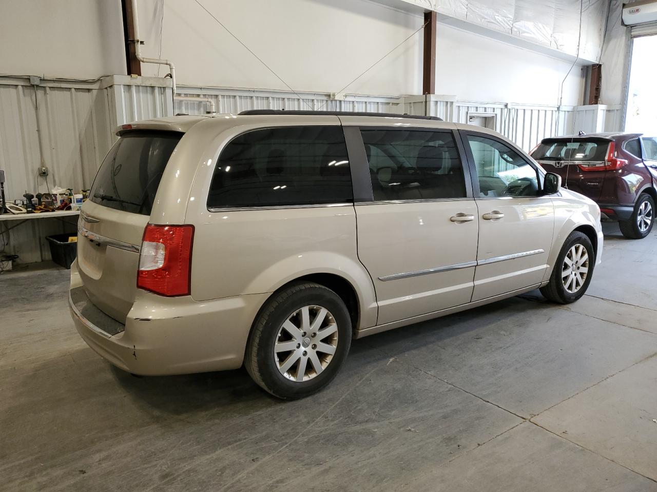 2015 Chrysler Town & Country - Image 3