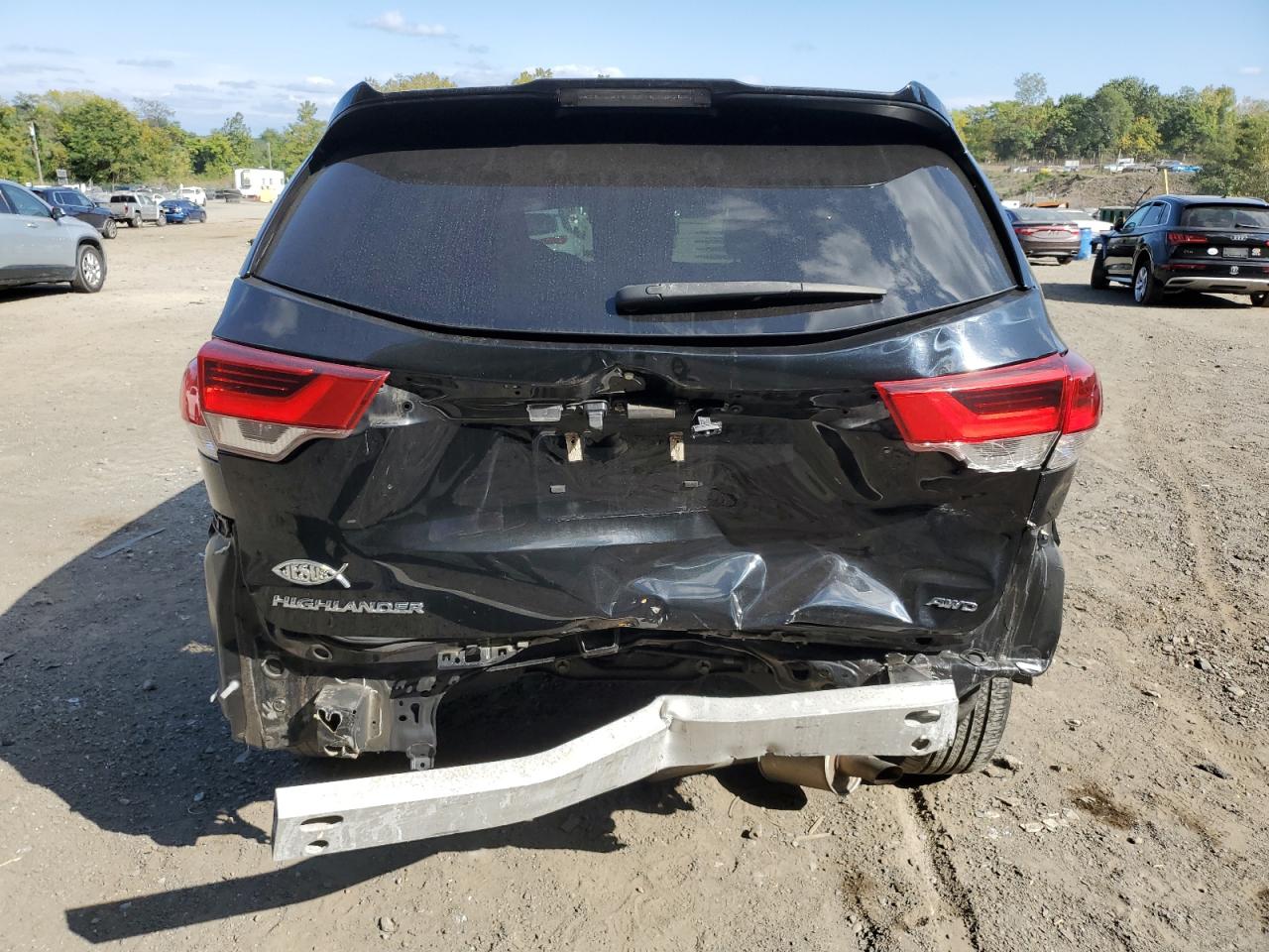 2019 Toyota Highlander Le VIN: 5TDBZRFH4KS728064 Lot: 71404064