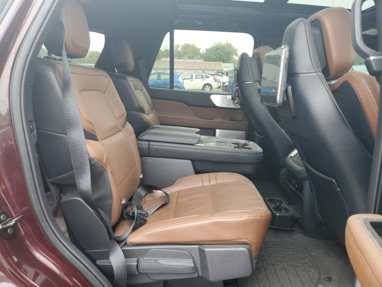2023 Lincoln Navigator - Image 11