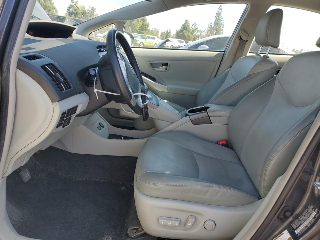 2013 Toyota Prius - Image 7