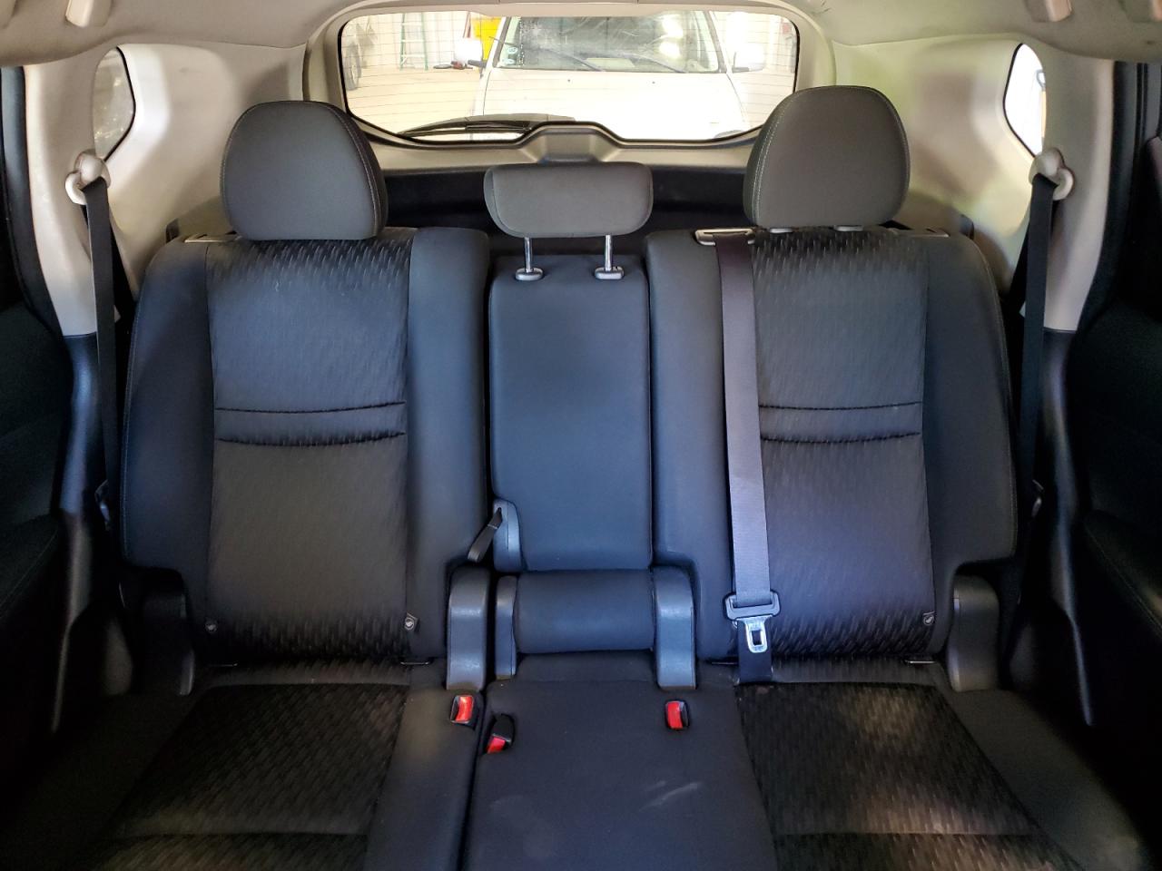 2019 Nissan Rogue - Image 10