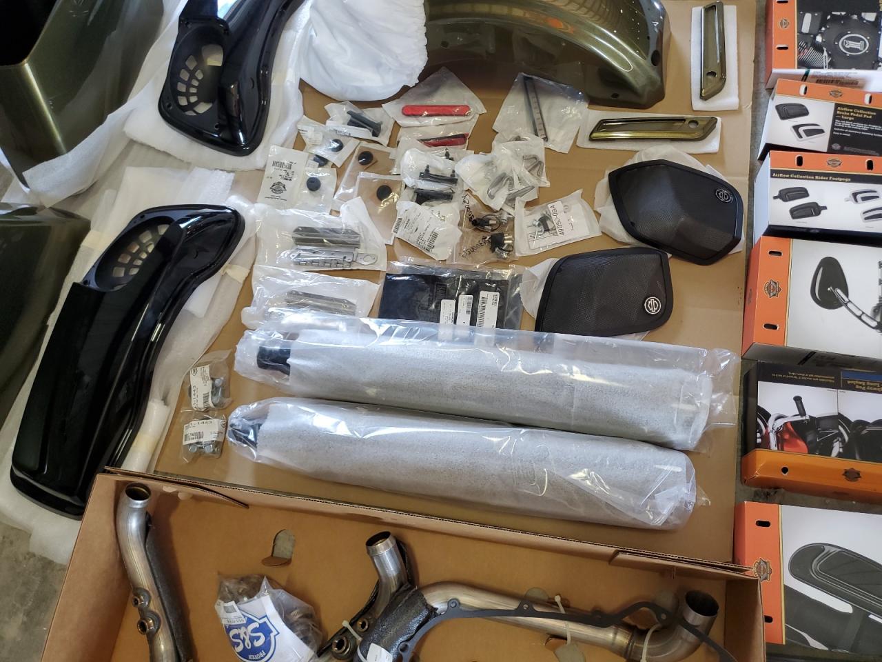 2017 Harley-Davidson Fltrxs Road Glide Special VIN: 1HD1KTC17HB650334 Lot: 73283594