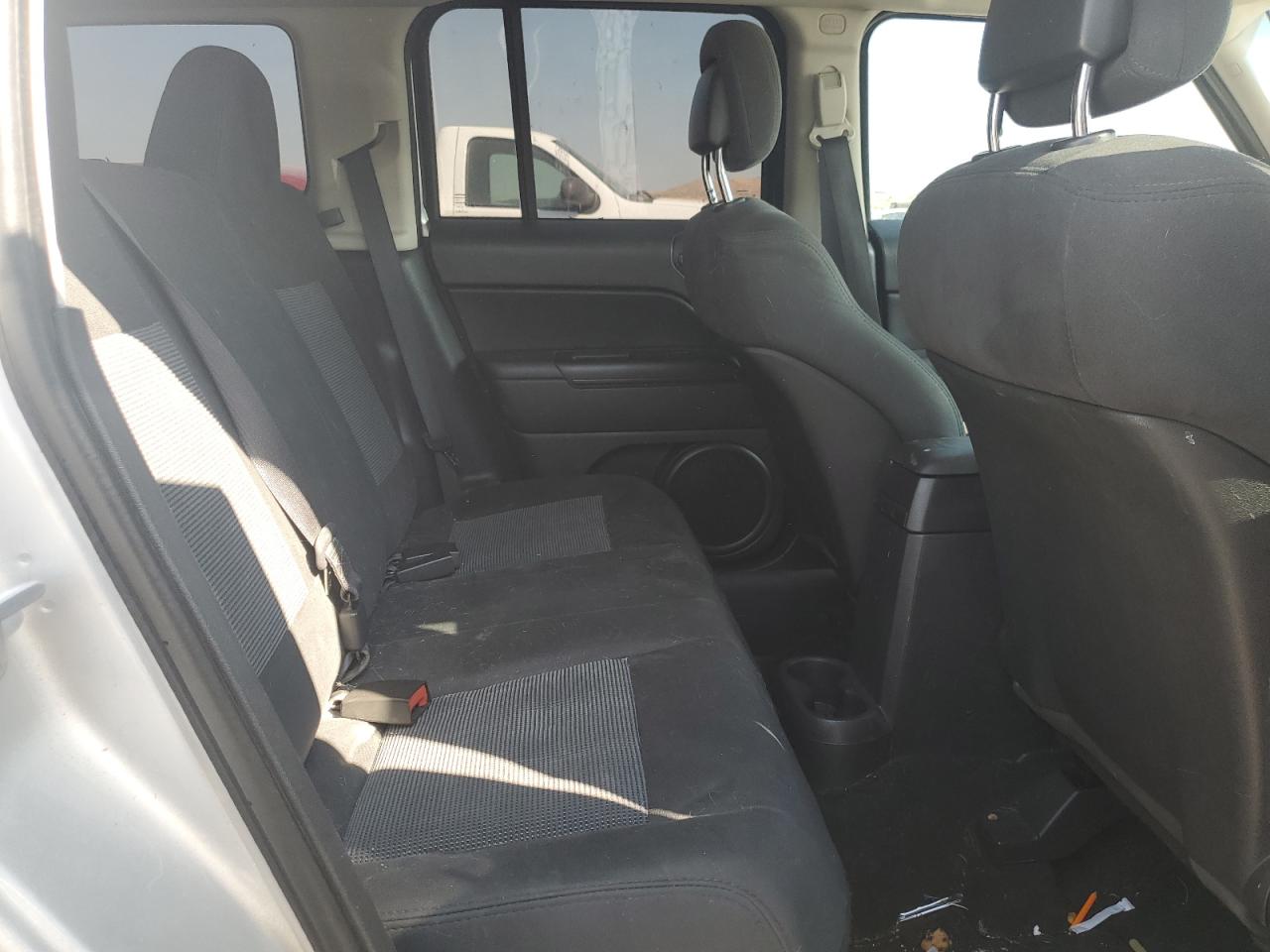 2011 Jeep Liberty (Patriot) - Image 11