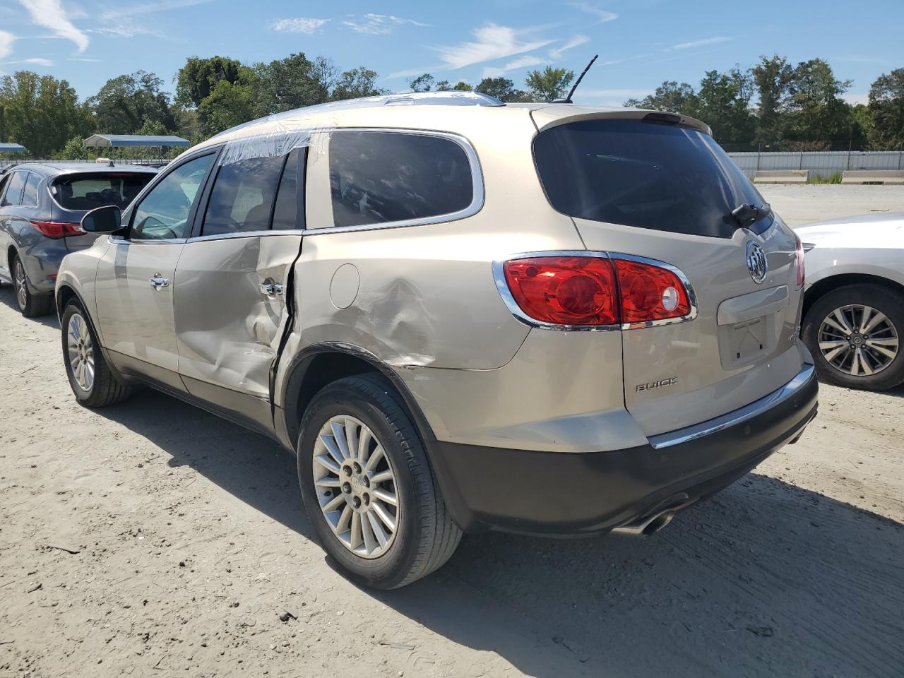 2011 Buick Enclave - Image 2