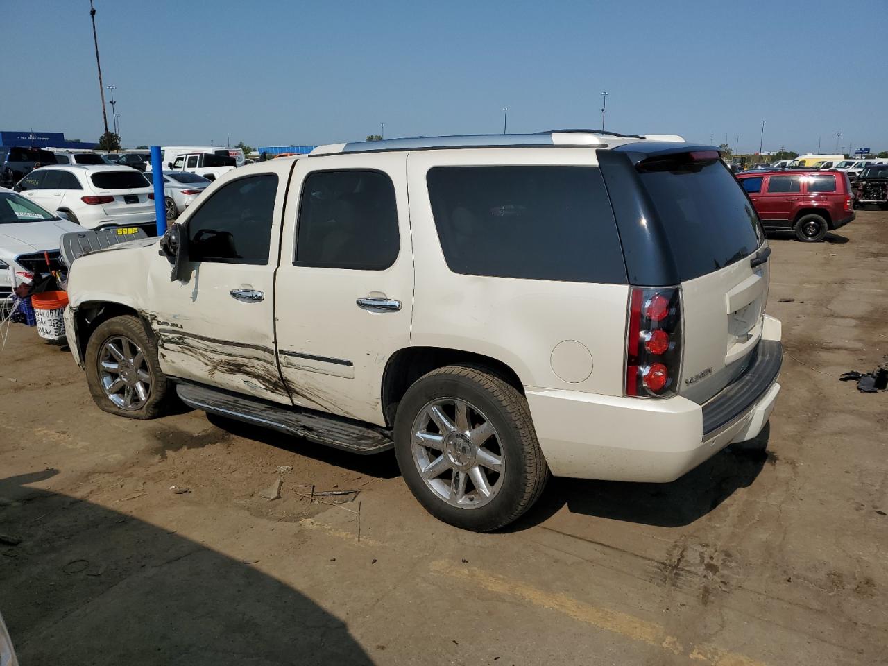 1GKS2EEF1DR324206 2013 GMC Yukon Denali