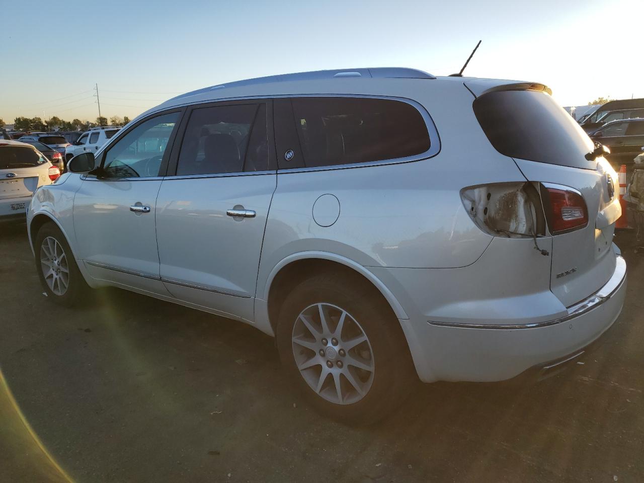 5GAKVBKDXFJ215363 2015 BUICK ENCLAVE - Image 2