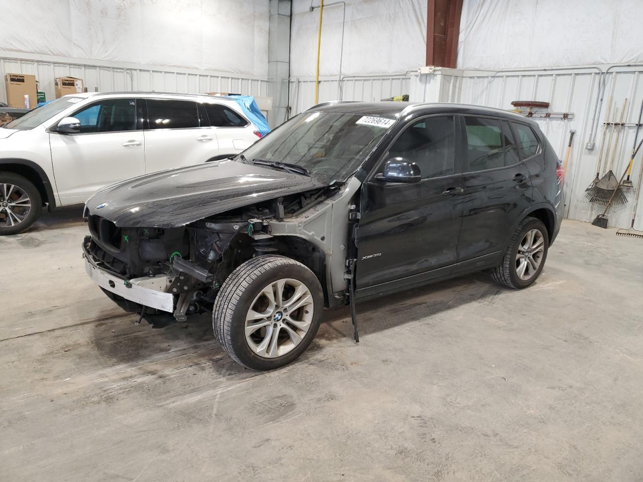 VIN 5UXWX7C34H0U44514 2017 BMW X3 no.1