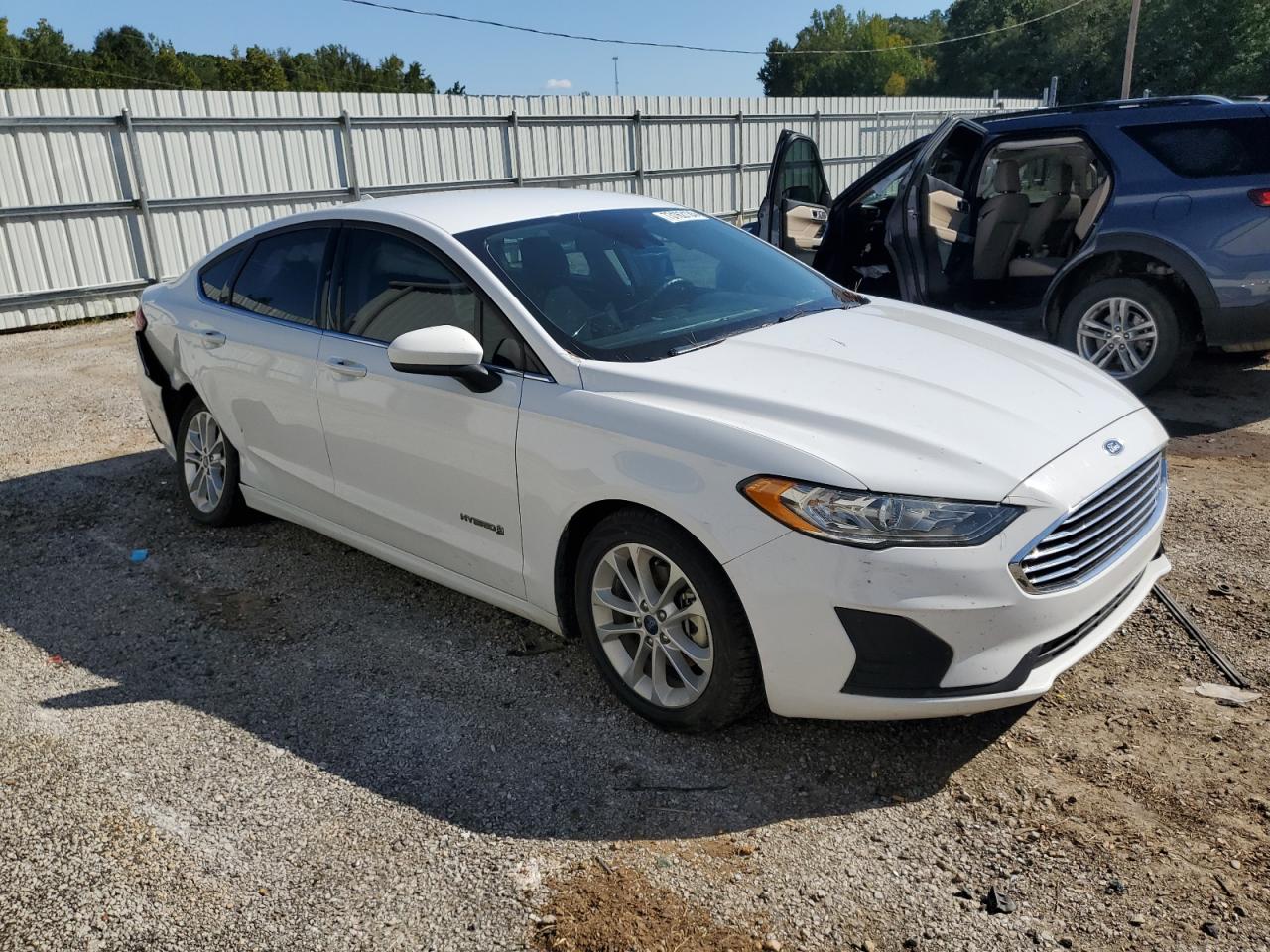 VIN 3FA6P0LU4KR255456 2019 FORD FUSION no.4