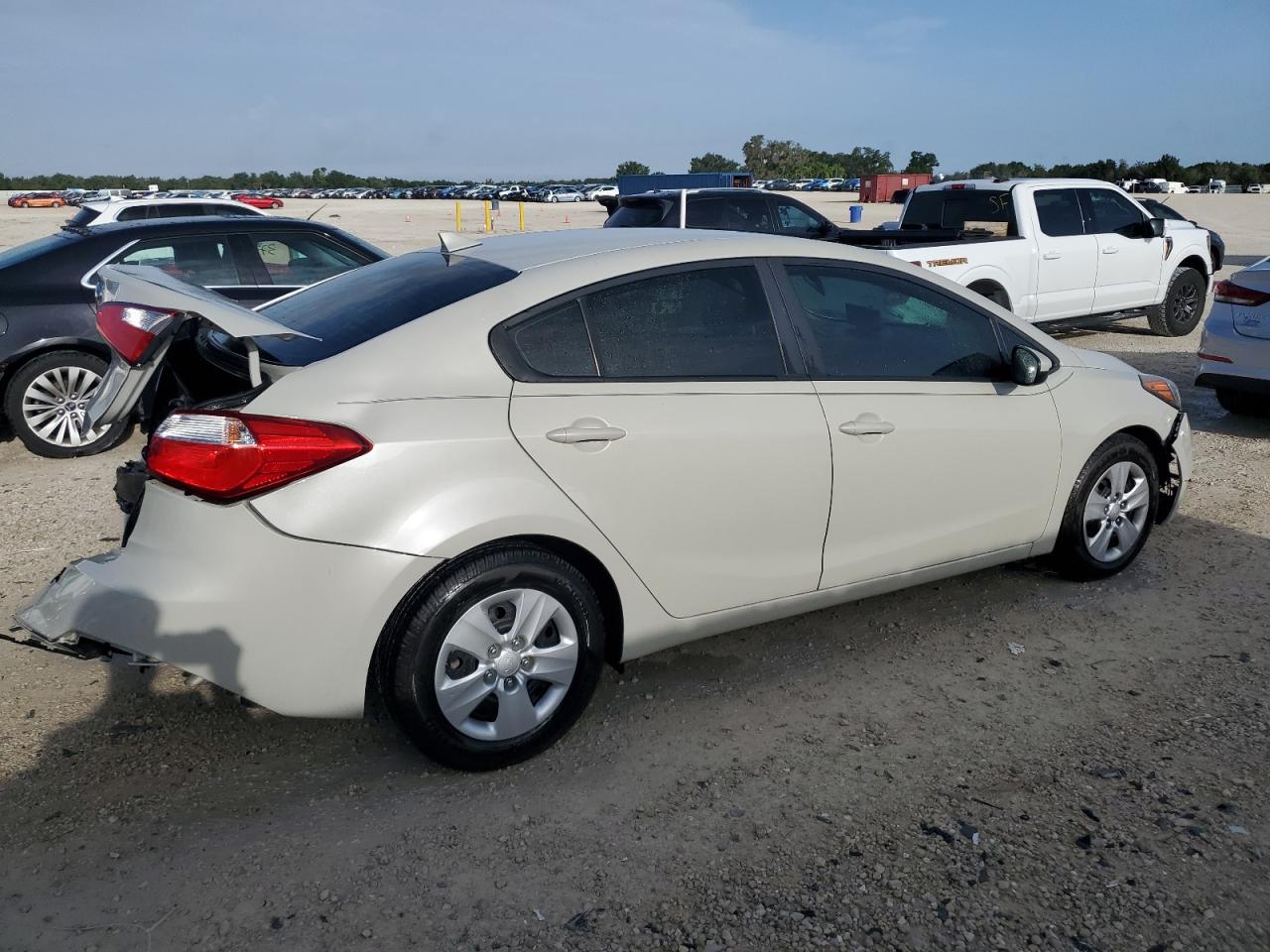 2015 Kia Forte - Image 3