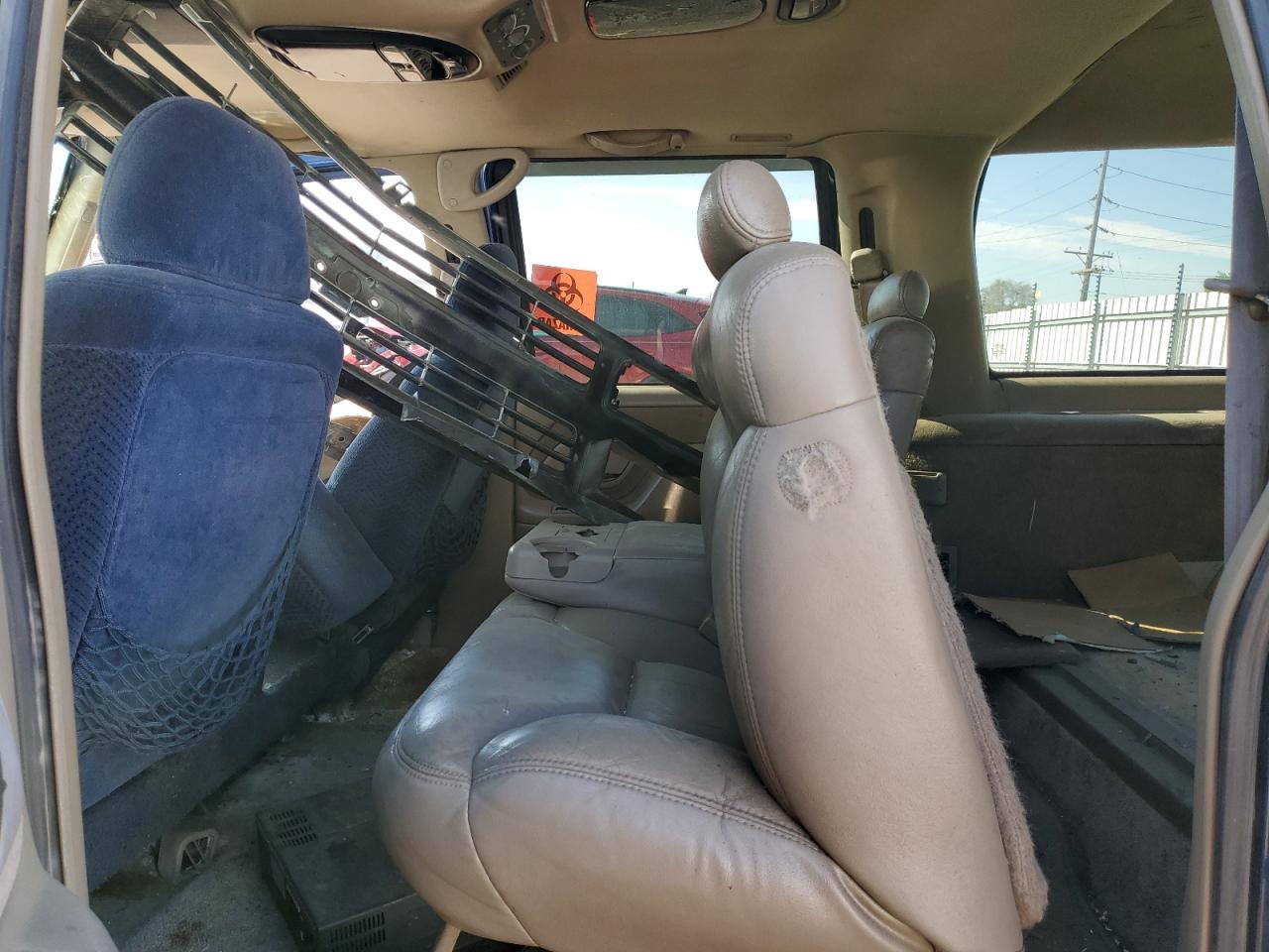 1999 Chevrolet Suburban K2500 VIN: 1GNGK26R7XJ423387 Lot: 72254674