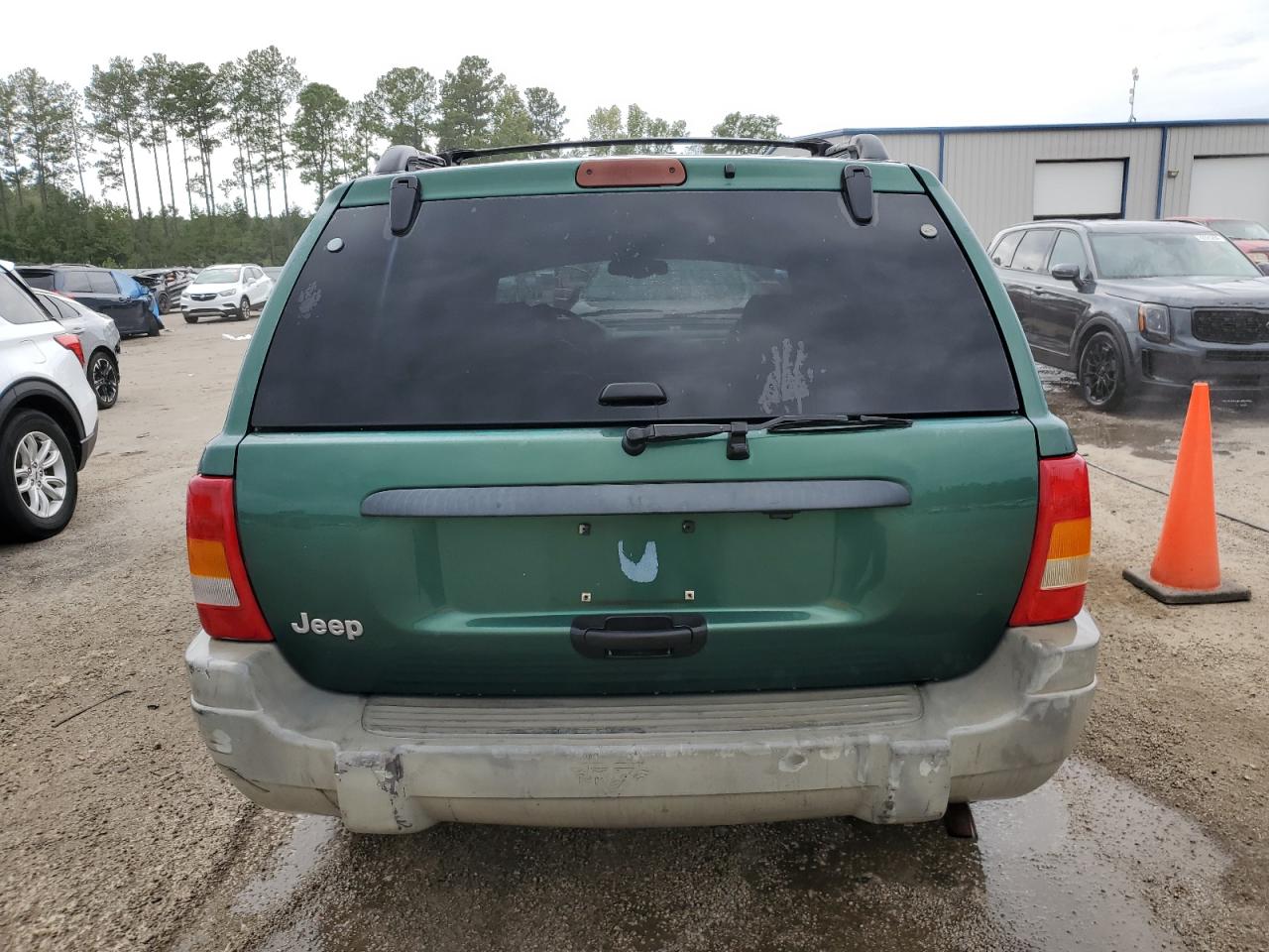 1999 Jeep Grand Cherokee Laredo VIN: 1J4G258S2XC683088 Lot: 70513244