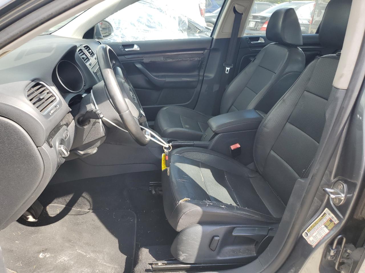 2010 Volkswagen Jetta - Image 7