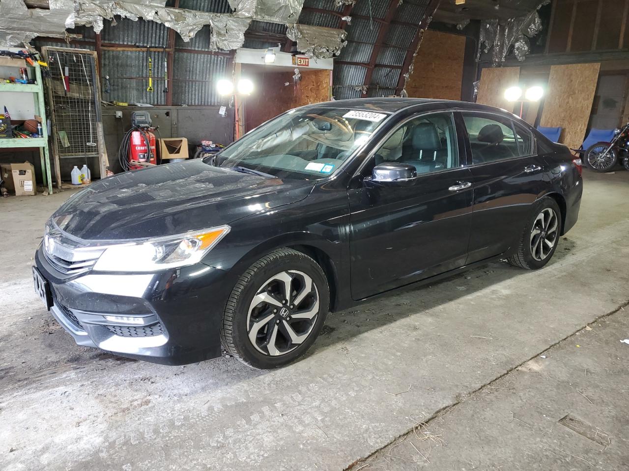 1HGCR3F86HA028779 2017 HONDA ACCORD - Image 1