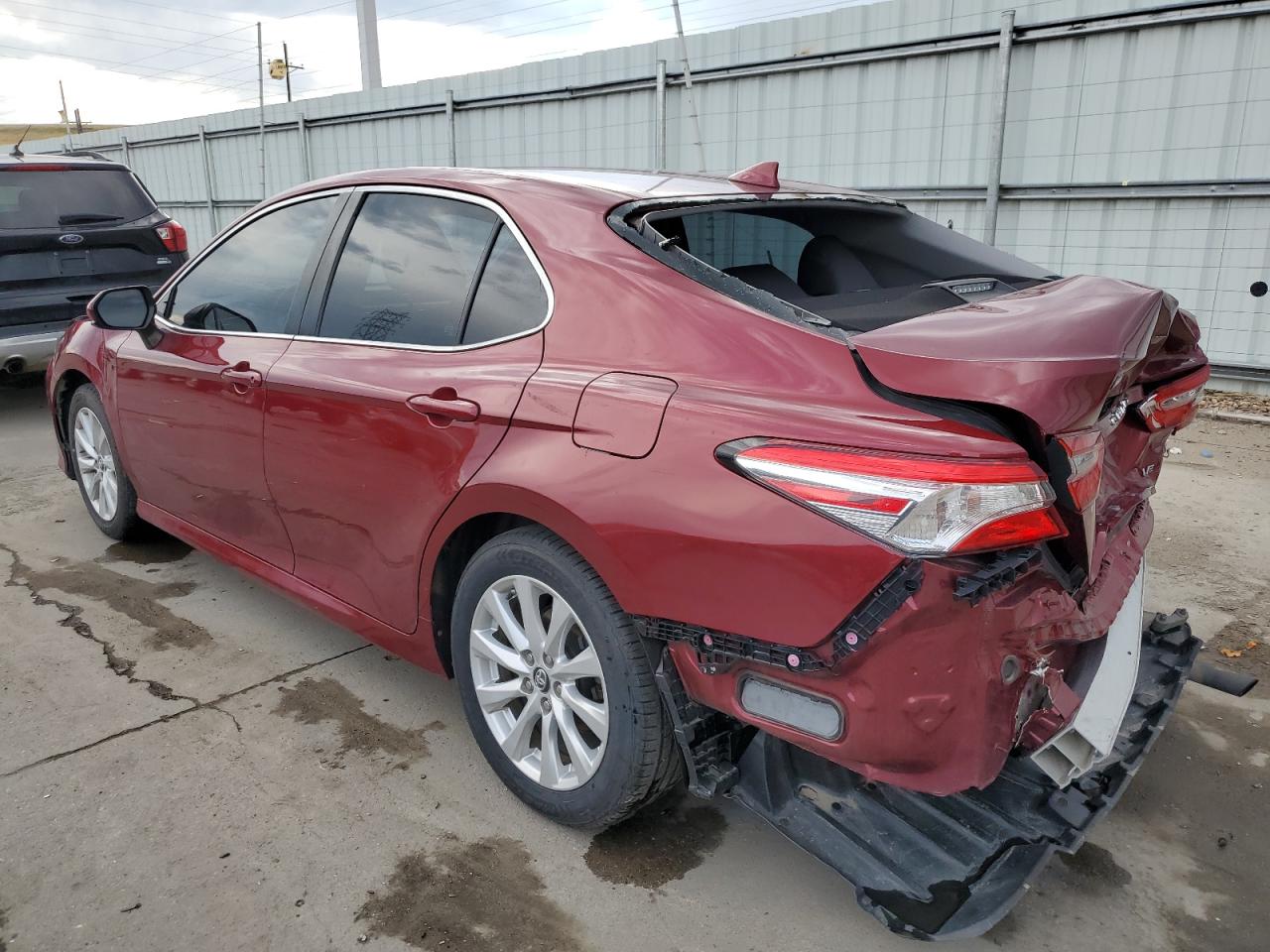 4T1B11HK5KU714621 2019 TOYOTA CAMRY - Image 2