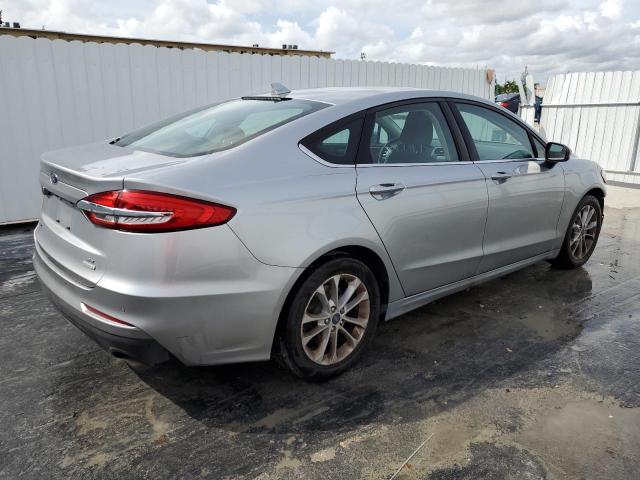 3FA6P0HD9LR109161 Ford Fusion SE 3