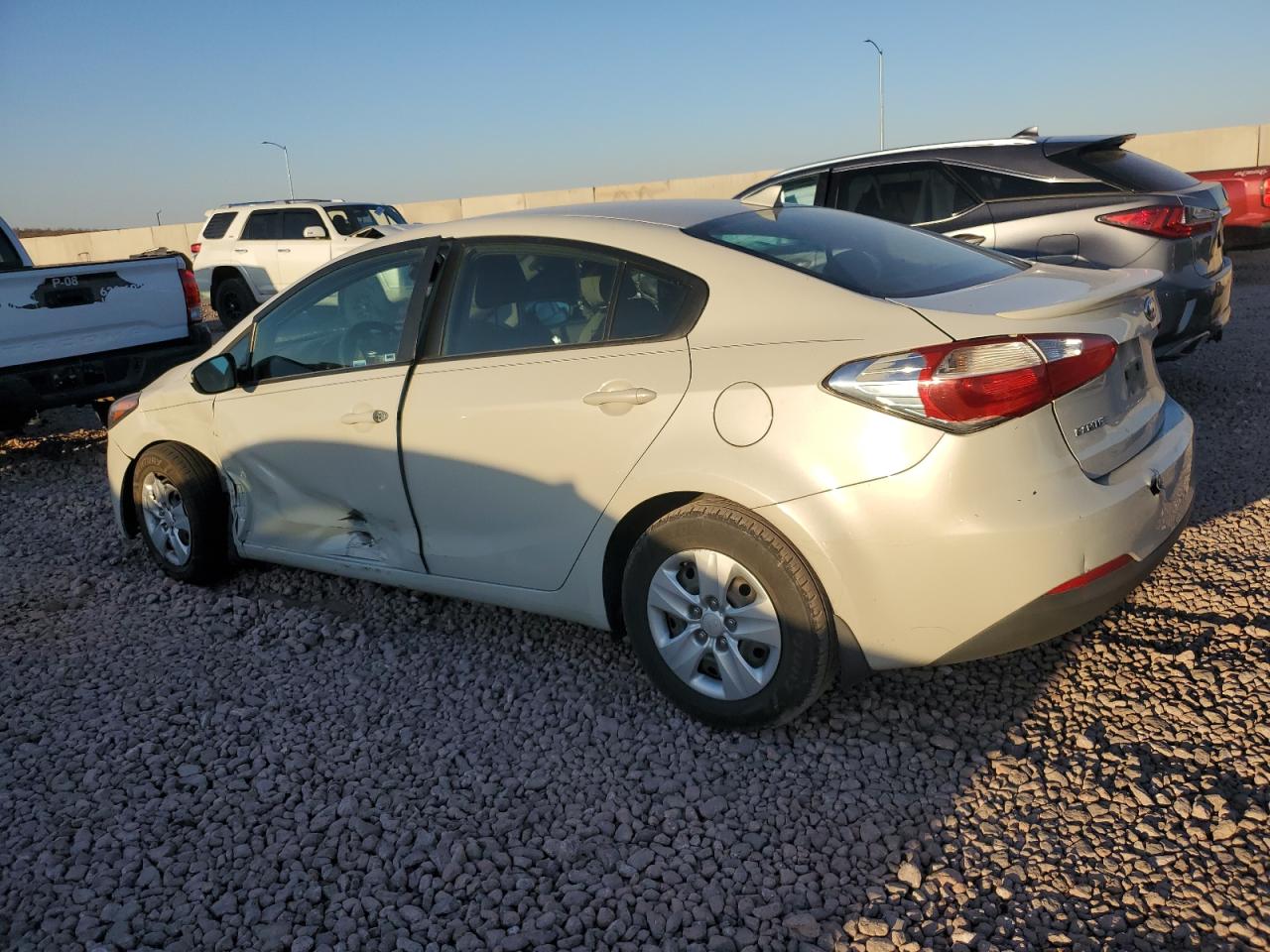 KNAFK4A60F5289503 2015 KIA FORTE - Image 2