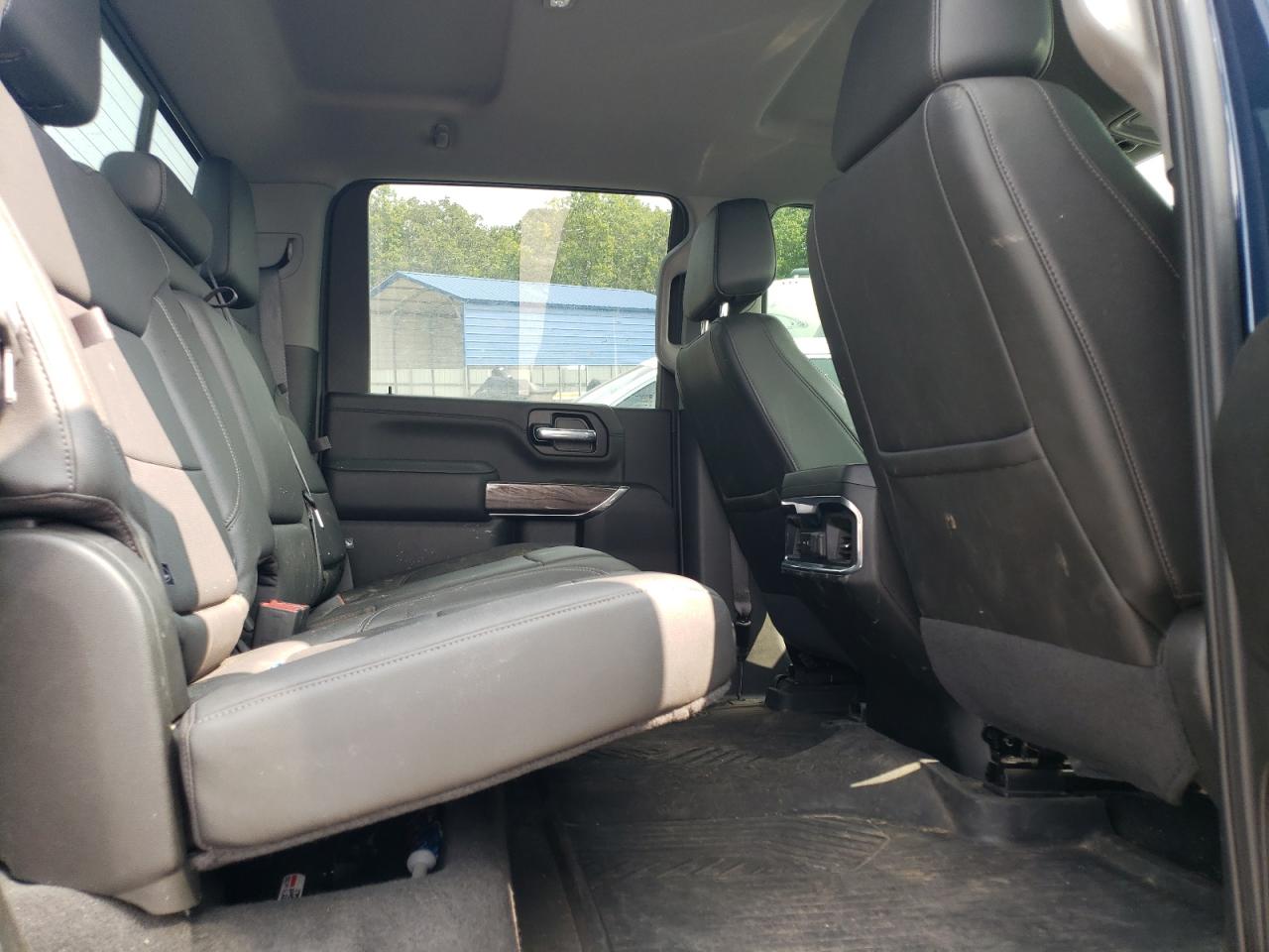 2022 Chevrolet Silverado - Image 10