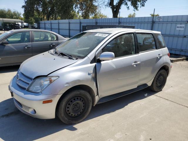 2004 Toyota Scion Xa  na sprzedaż w Sacramento, CA - Side