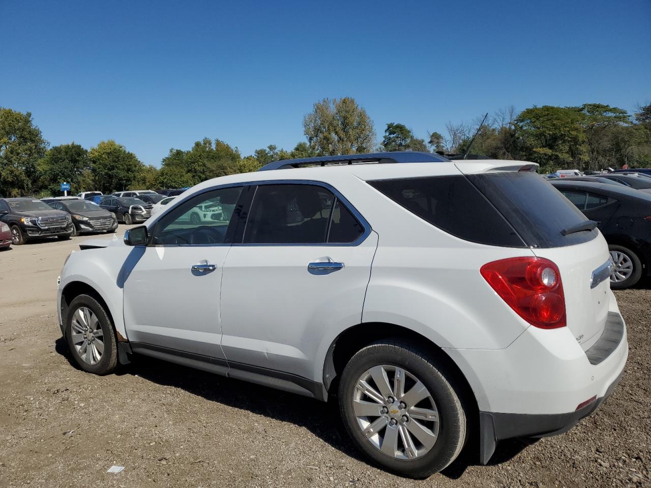 2011 Chevrolet Equinox - Image 2