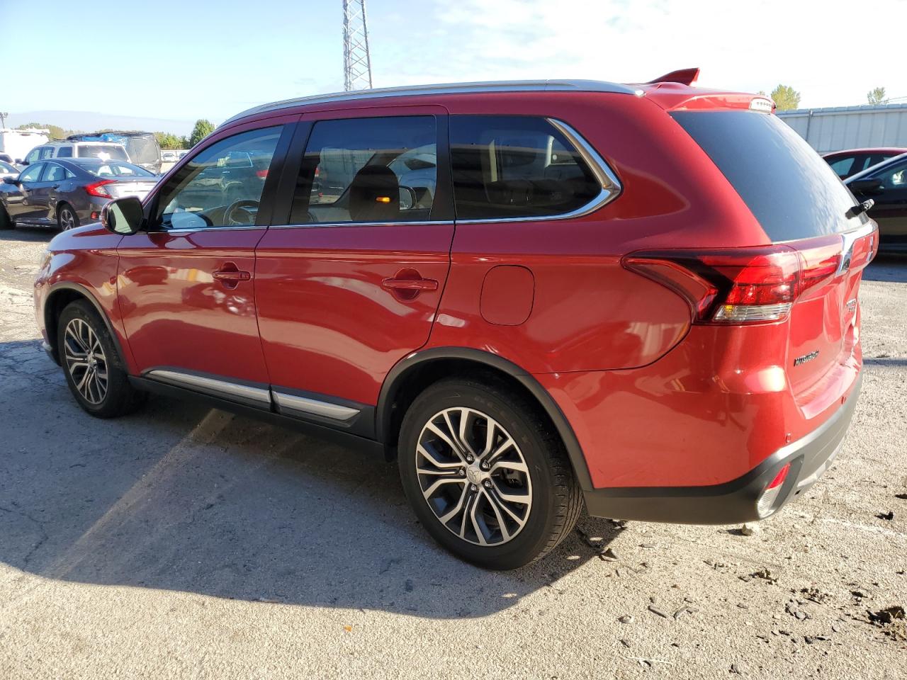 2018 Mitsubishi Outlander - Image 2