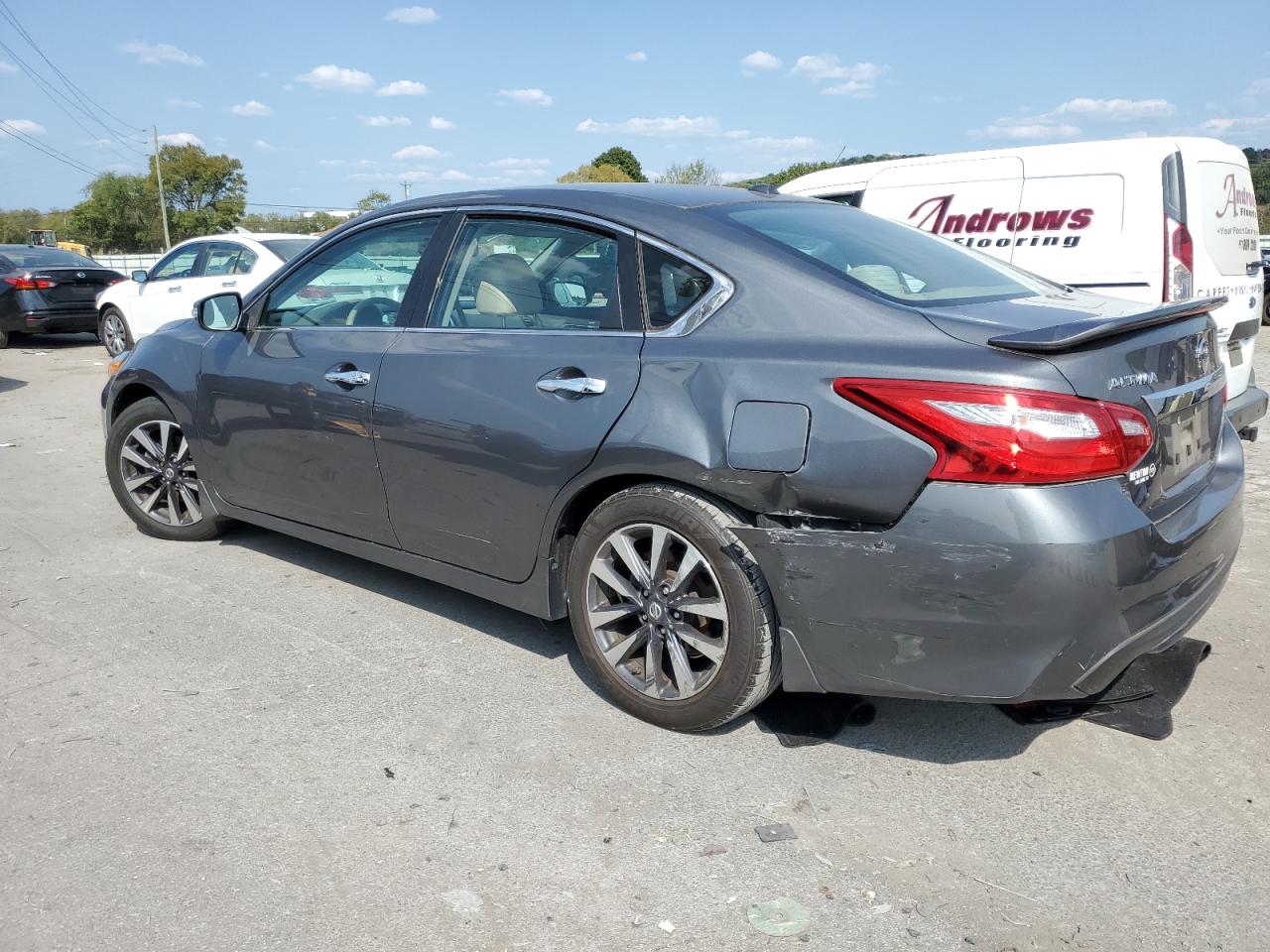 1N4AL3AP8HC170521 2017 NISSAN ALTIMA - Image 2