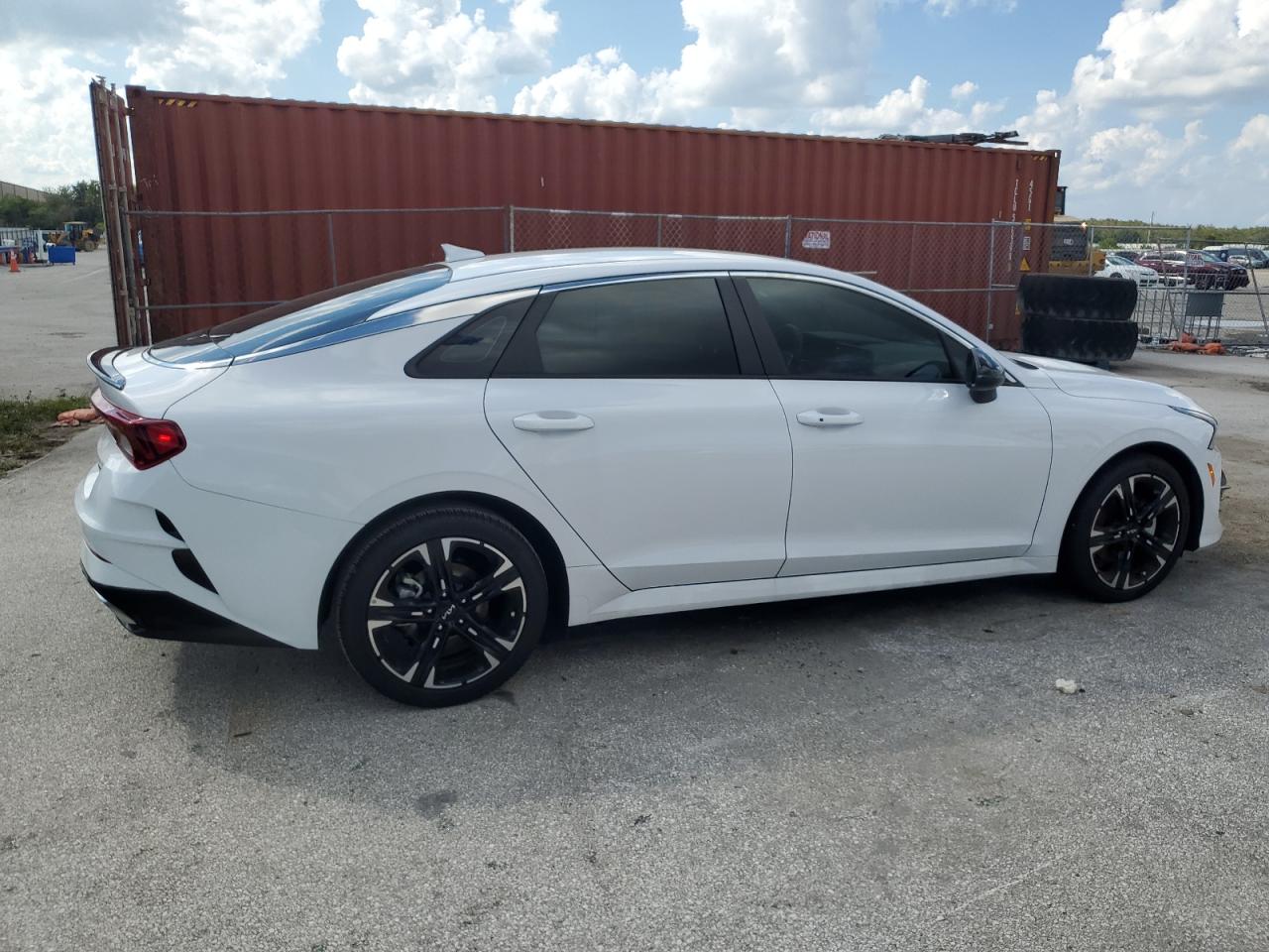 2024 Kia K5 - Image 3