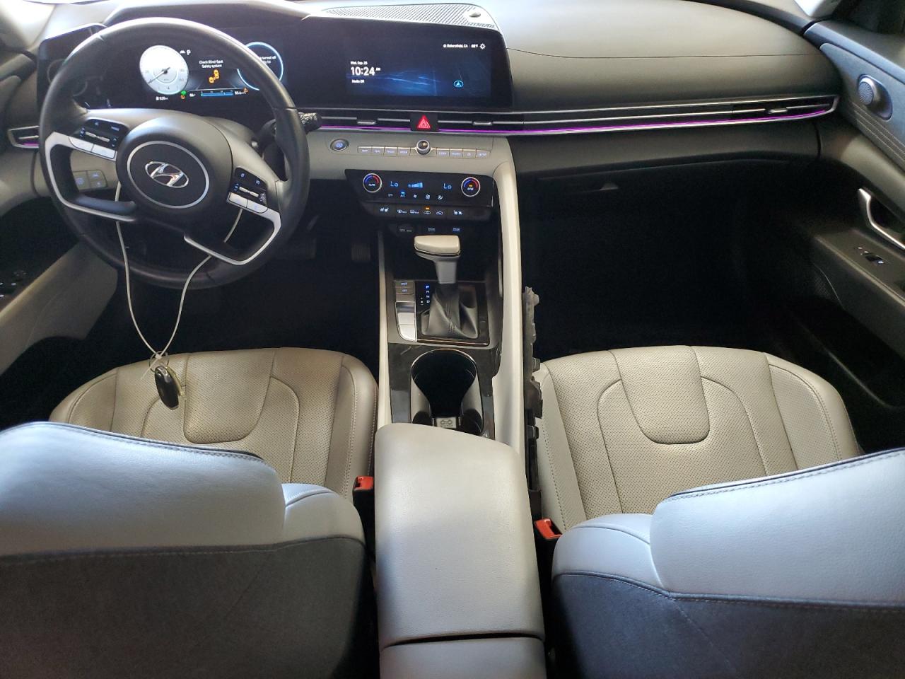 2023 Hyundai Elantra - Image 8