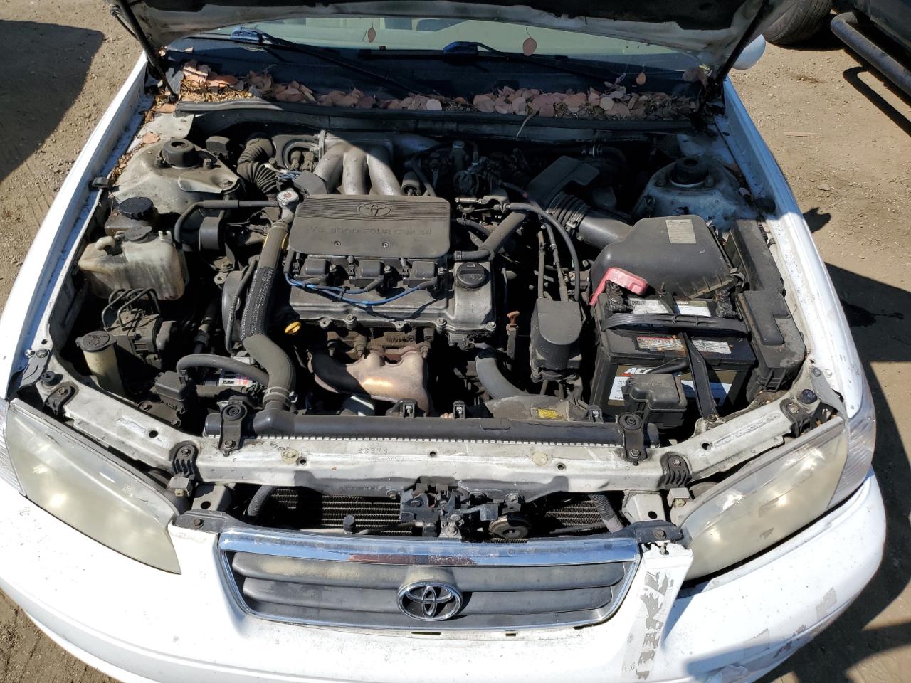 4T1BF28K9YU090922 2000 Toyota Camry Le