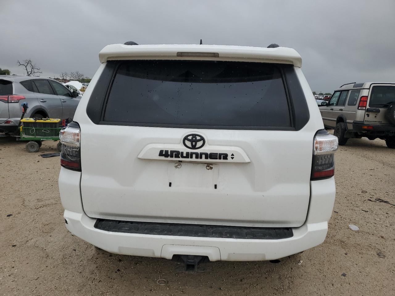 2021 Toyota 4Runner Sr5 VIN: JTEEU5JRXM5245896 Lot: 69940494