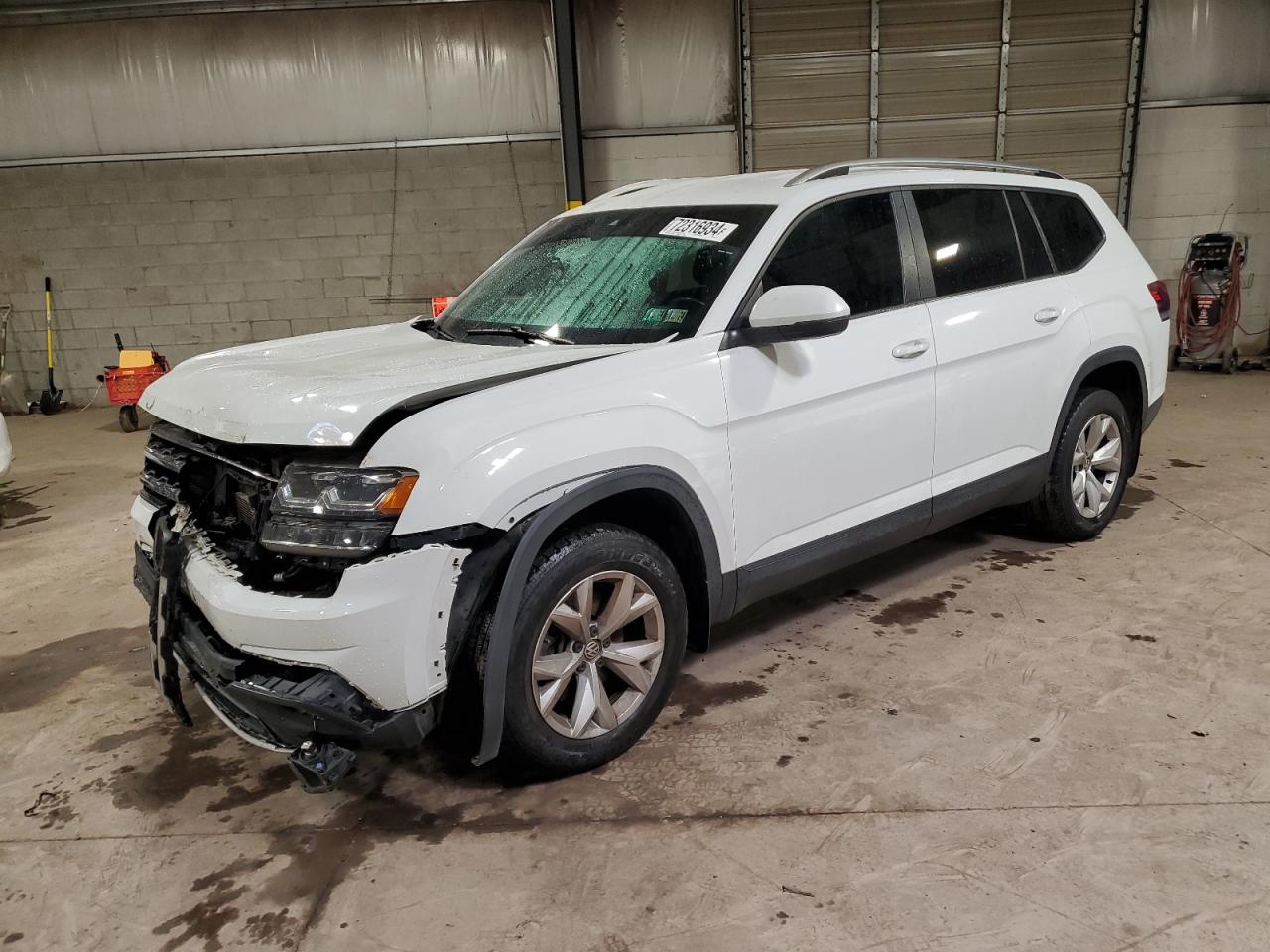 1V2DR2CA1JC527177 2018 VOLKSWAGEN ATLAS - Image 1