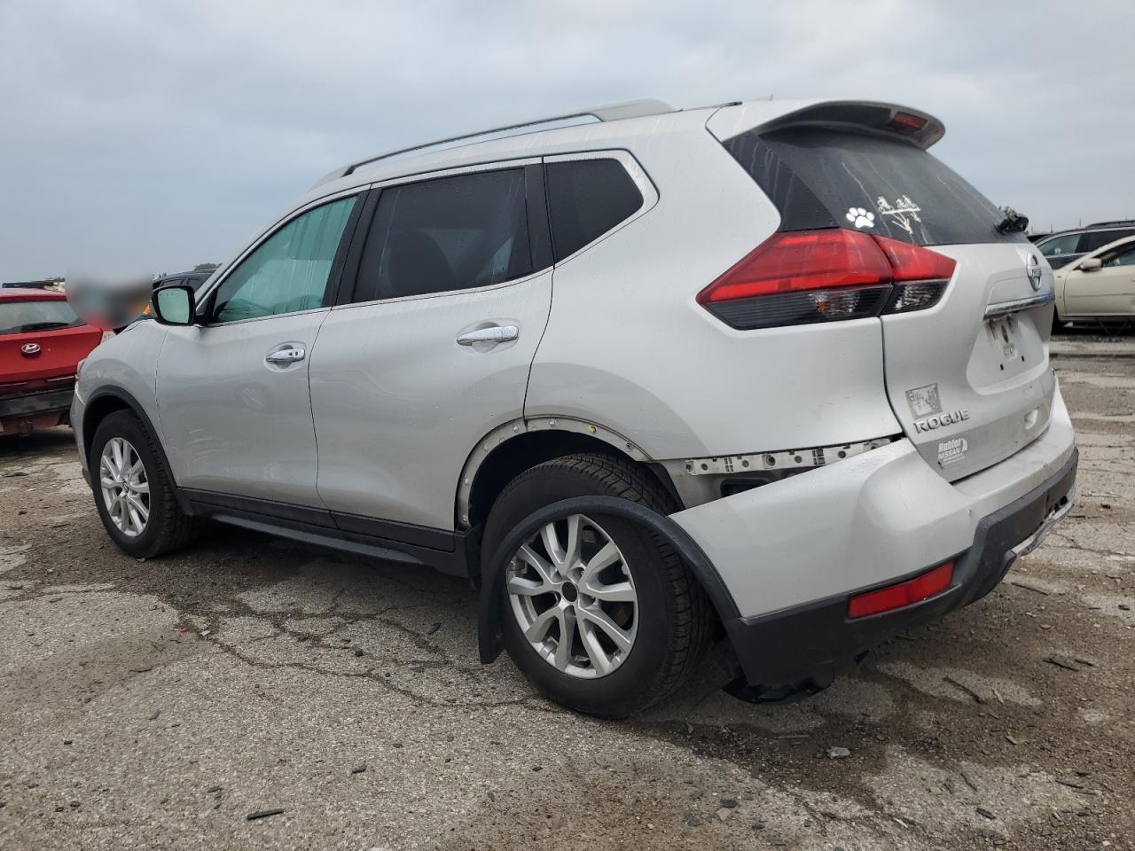 5N1AT2MT6HC822545 2017 NISSAN ROGUE - Image 2